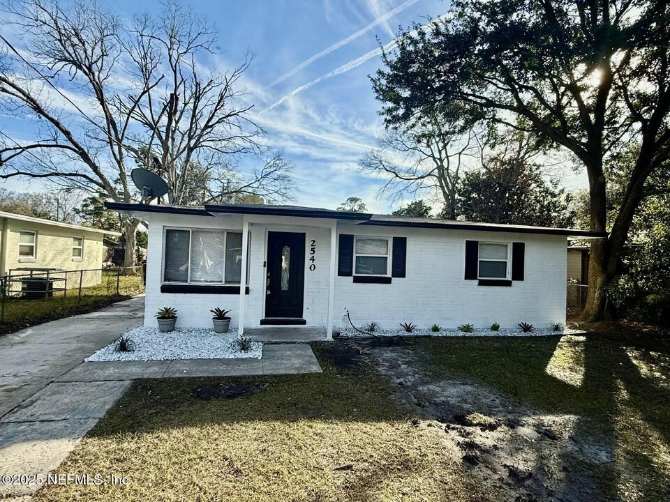 2540 W 25th St in Jacksonville, FL - Building Photo