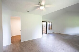 906 Silver Quail Ln in Austin, TX - Building Photo - Building Photo