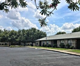 130-152 Homestead Rd S, Unit 15 in Lehigh Acres, FL - Foto de edificio - Building Photo