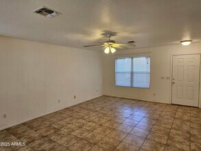 674 W Kingman Loop in Casa Grande, AZ - Building Photo - Building Photo