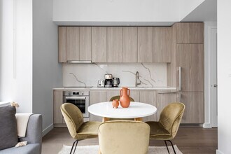 200 E 23rd St in New York, NY - Building Photo - Building Photo