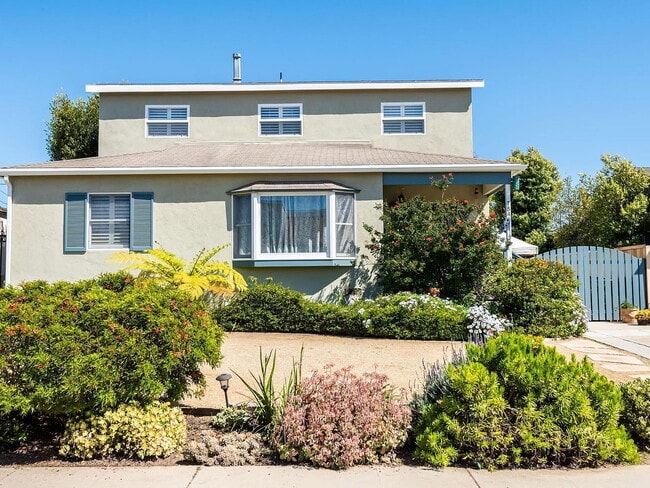 7848 Bleriot Ave in Los Angeles, CA - Building Photo - Building Photo