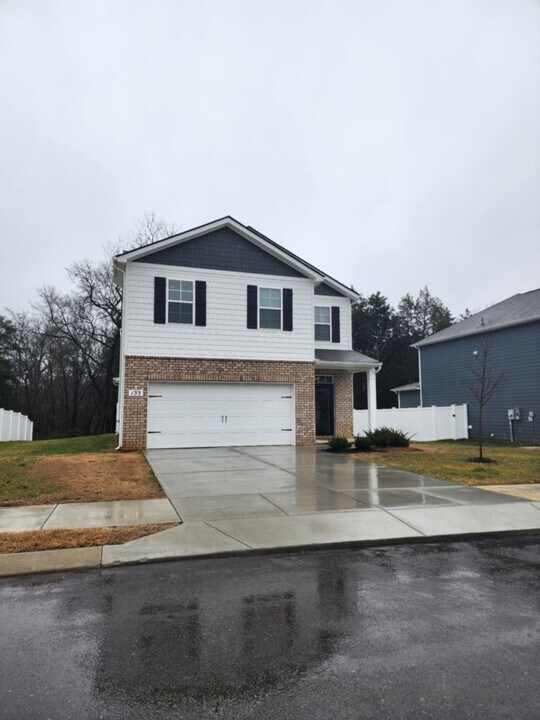 155 Olivia Cir in Chapel Hill, TN - Building Photo