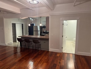 148 Bernon St in Woonsocket, RI - Foto de edificio - Building Photo