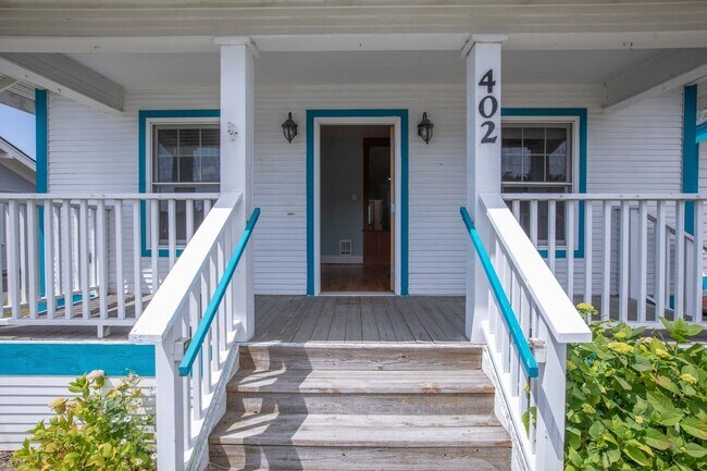 property at 402 S Main St