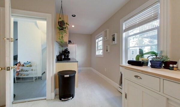 16 Speridakis Ter, Unit B in Cambridge, MA - Foto de edificio - Building Photo