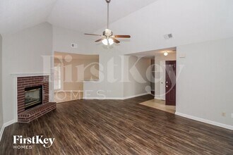 6935 Naples Dr in Cordova, TN - Foto de edificio - Building Photo