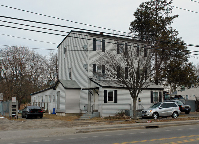 67 W Suffolk Ave in Central Islip, NY - Building Photo - Building Photo