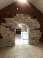 10207 Wagon Rd W in Austin, TX - Building Photo - Building Photo