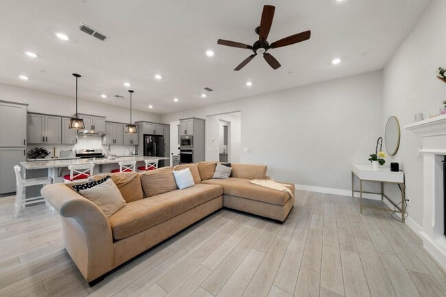 1008 Gunnison Dr in Roseville, CA - Building Photo - Building Photo