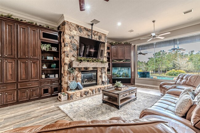 property at 15569 Crown Oaks Dr