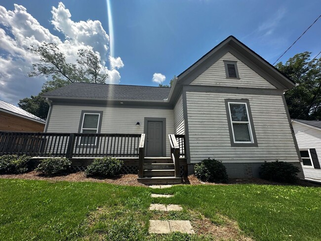 property at 193 N Rocksprings St
