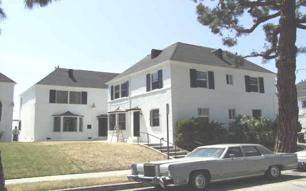 4215 Degnan Blvd in Los Angeles, CA - Building Photo