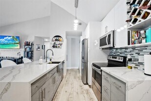 15770 SW 104th Terrace in Miami, FL - Building Photo
