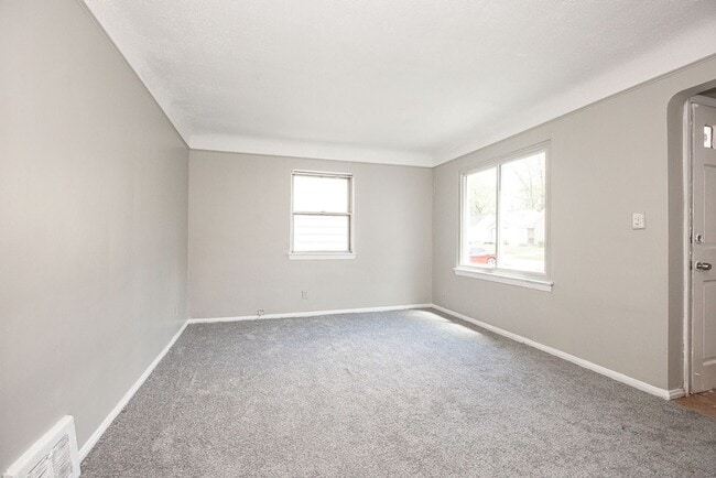 property at 5482 Oakwood Ave