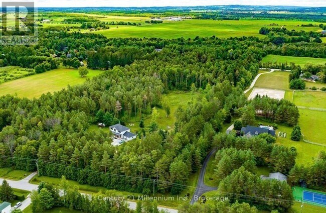 9811-7137 Beachwood Rd in Clearview, ON - Building Photo - Building Photo