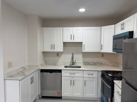 1748 Jancey St in Pittsburgh, PA - Building Photo