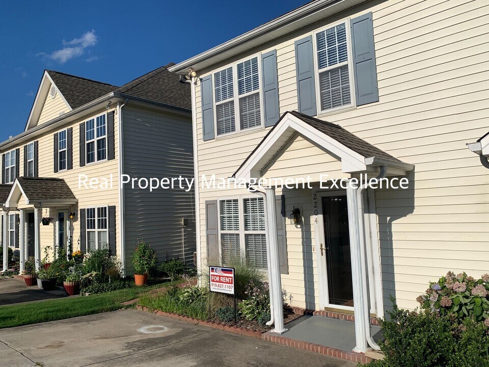 2204 Ventana Ln in Raleigh, NC - Building Photo