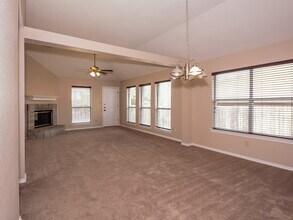 840 Voltamp Dr in Fort Worth, TX - Building Photo - Building Photo