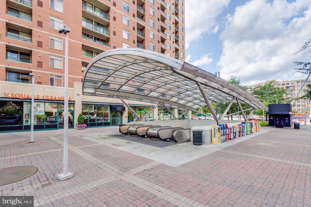4332 7th St N in Arlington, VA - Building Photo