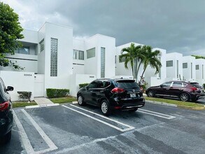 5040 Elmhurst Rd in West Palm Beach, FL - Building Photo - Building Photo
