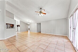 8379 Chason Rd W in Jacksonville, FL - Building Photo - Building Photo