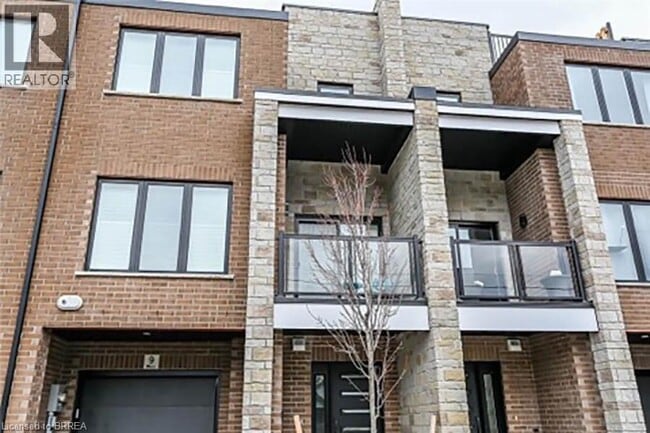 9 Spring St in Brantford, ON - Building Photo - Building Photo