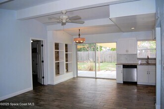 360 Sabal Ave in Merritt Island, FL - Foto de edificio - Building Photo
