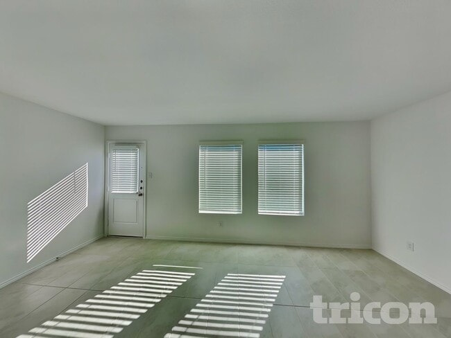 1793 Courage Crk in Crandall, TX - Foto de edificio - Building Photo