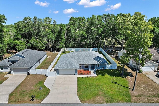 8387 SE 155th Pl in Summerfield, FL - Building Photo - Building Photo