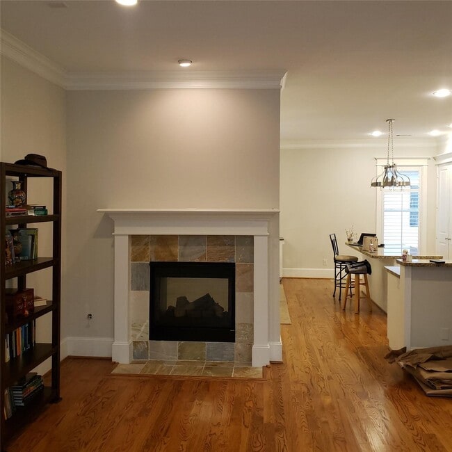 property at 916 Lawrence St