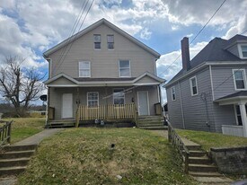 416 E Reynolds St in New Castle, PA - Building Photo