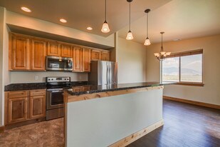 4737 Sherwood Way, Unit D in Bozeman, MT - Building Photo