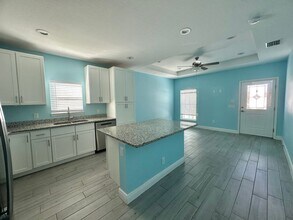 615 E Virginia Ave in Punta Gorda, FL - Building Photo - Building Photo