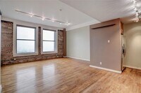 915 Franklin St photo'