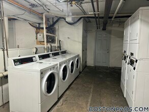 1254 Commonwealth Ave, Unit 1 in Boston, MA - Building Photo - Building Photo