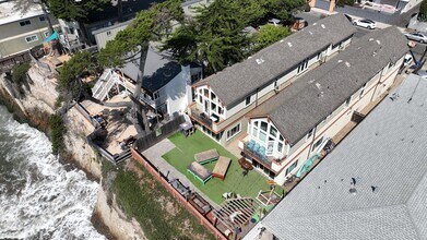 6633 Del Playa Dr in Goleta, CA - Building Photo - Building Photo