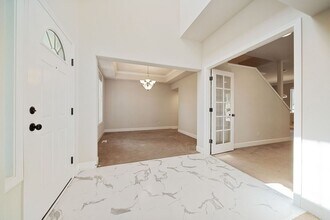 10657 SW Adele Dr in Portland, OR - Building Photo - Building Photo
