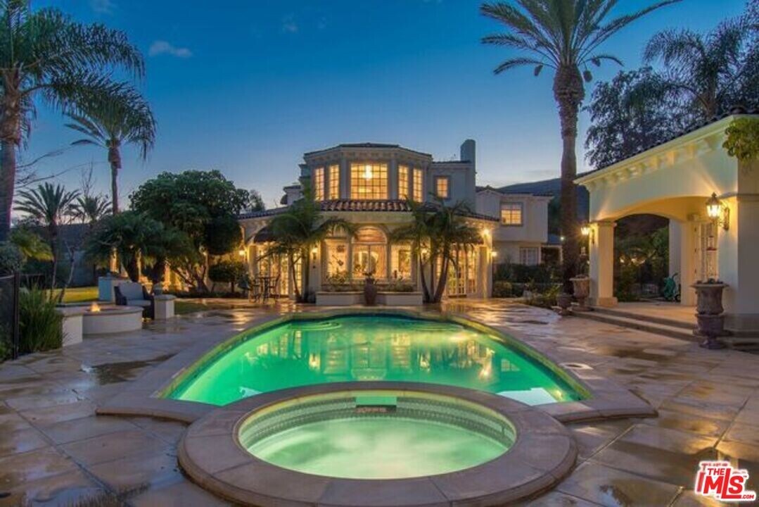 3855 Brunston Ct in Westlake Village, CA - Building Photo