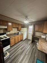 42 Hollyhock Rd in Levittown, NY - Building Photo - Building Photo