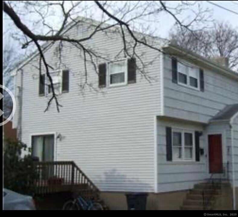 258 Ruane St in Fairfield, CT - Building Photo