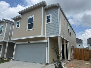 1916 Huntly Chase Dr in Houston, TX - Building Photo - Building Photo