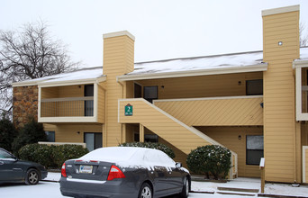 The Oaks Apartments in Muskogee, OK - Foto de edificio - Building Photo