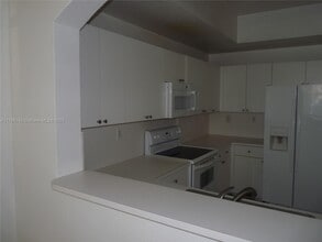 8980 W Flagler St in Miami, FL - Building Photo - Building Photo