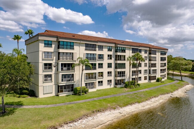 Applewood Village IV in Coconut Creek, FL - Building Photo - Building Photo