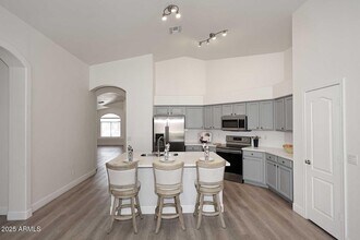 18010 N 44th Way in Phoenix, AZ - Building Photo - Building Photo