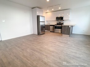 940 W Winona St in Chicago, IL - Building Photo - Building Photo
