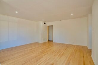 12735 Fairford Ave in Norwalk, CA - Foto de edificio - Building Photo