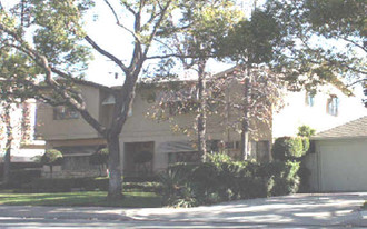 1028 Sunset Blvd Apartments