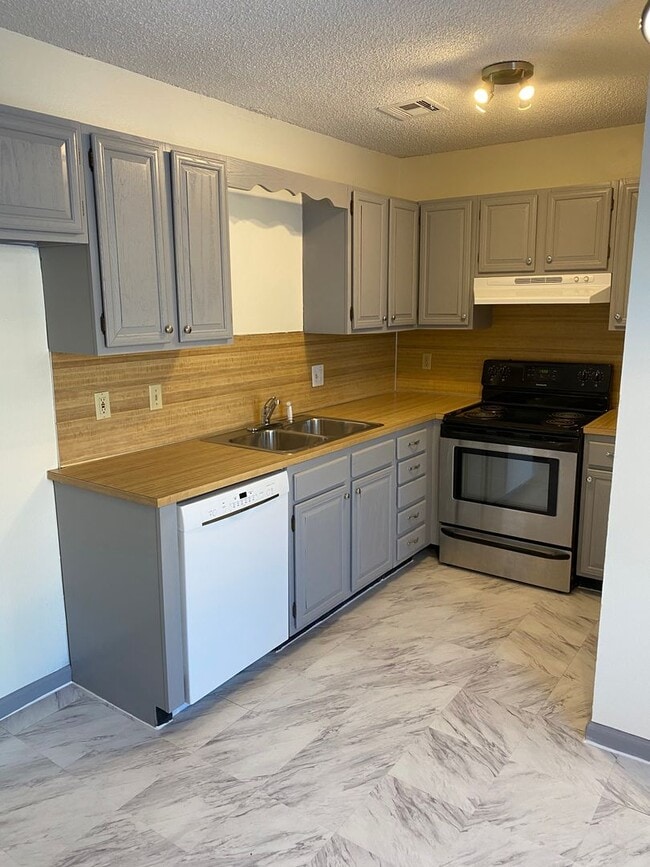 property at 402 W Quantico St